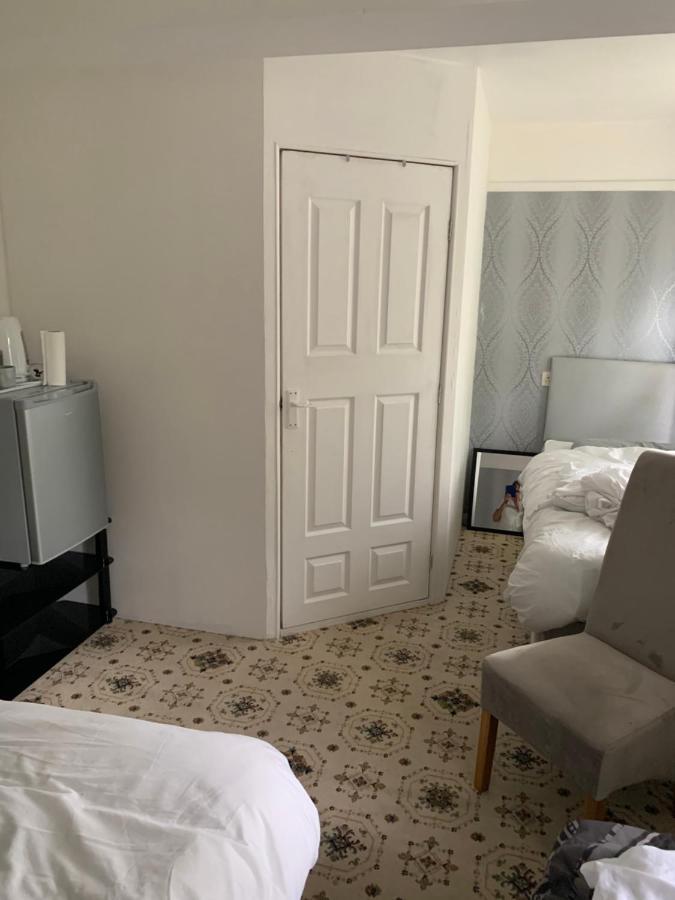 Debbie'S Digs Hotel Ashford  Bagian luar foto